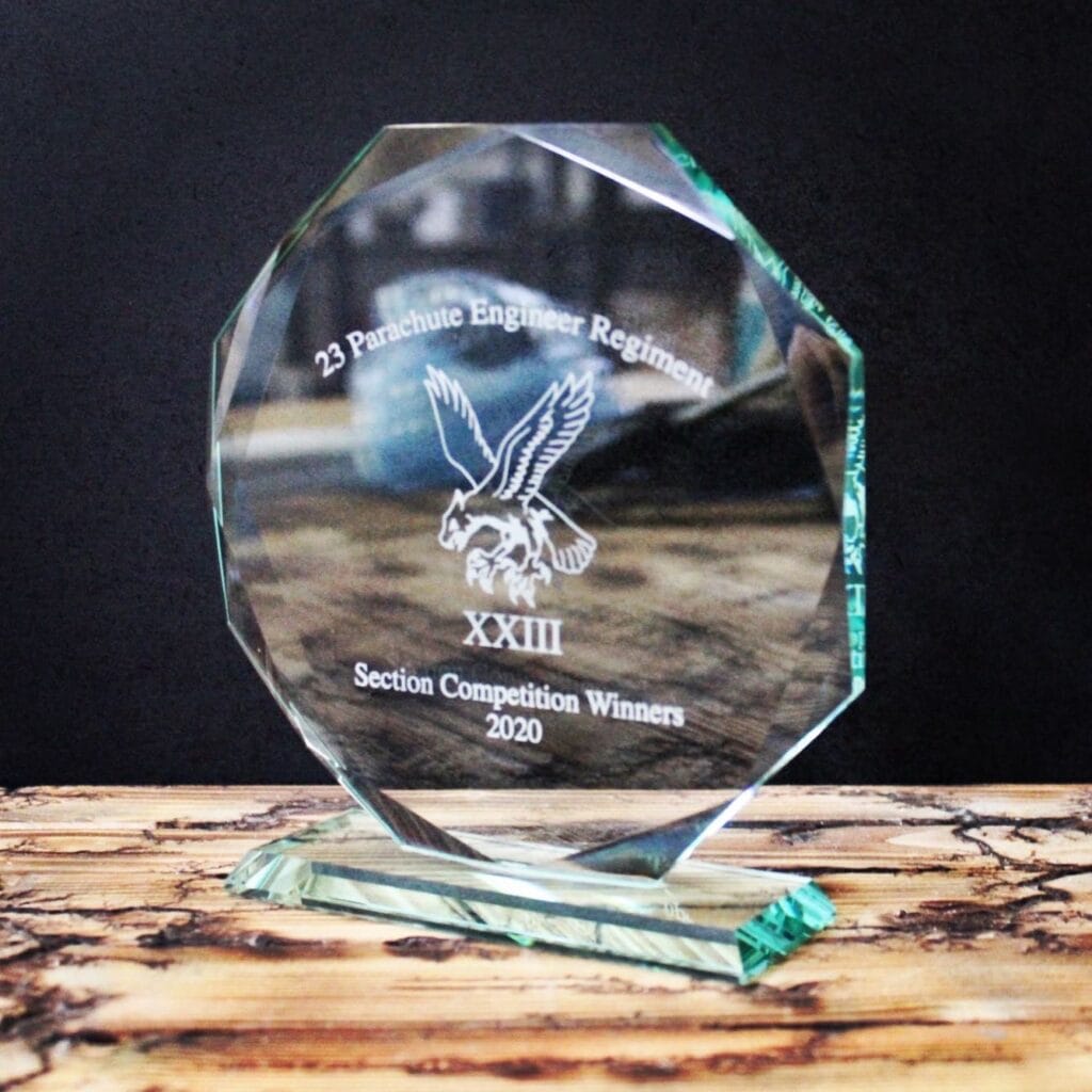 Glass Jade Trophies 15cm Octagon - Image 4