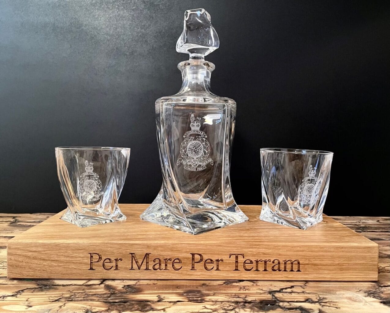 2 Glass 'Twisted' Decanter Set with Oak Tray | Twisted Decanter Set - Image 12